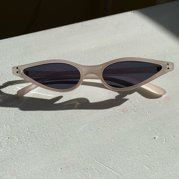 Urban Outfitters Accessories - Reto blue grey cat eye sunglasses
